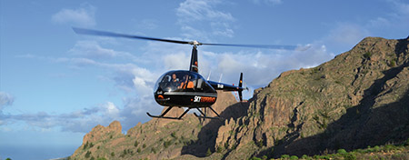 Helikoptervlucht stranden en kliffen